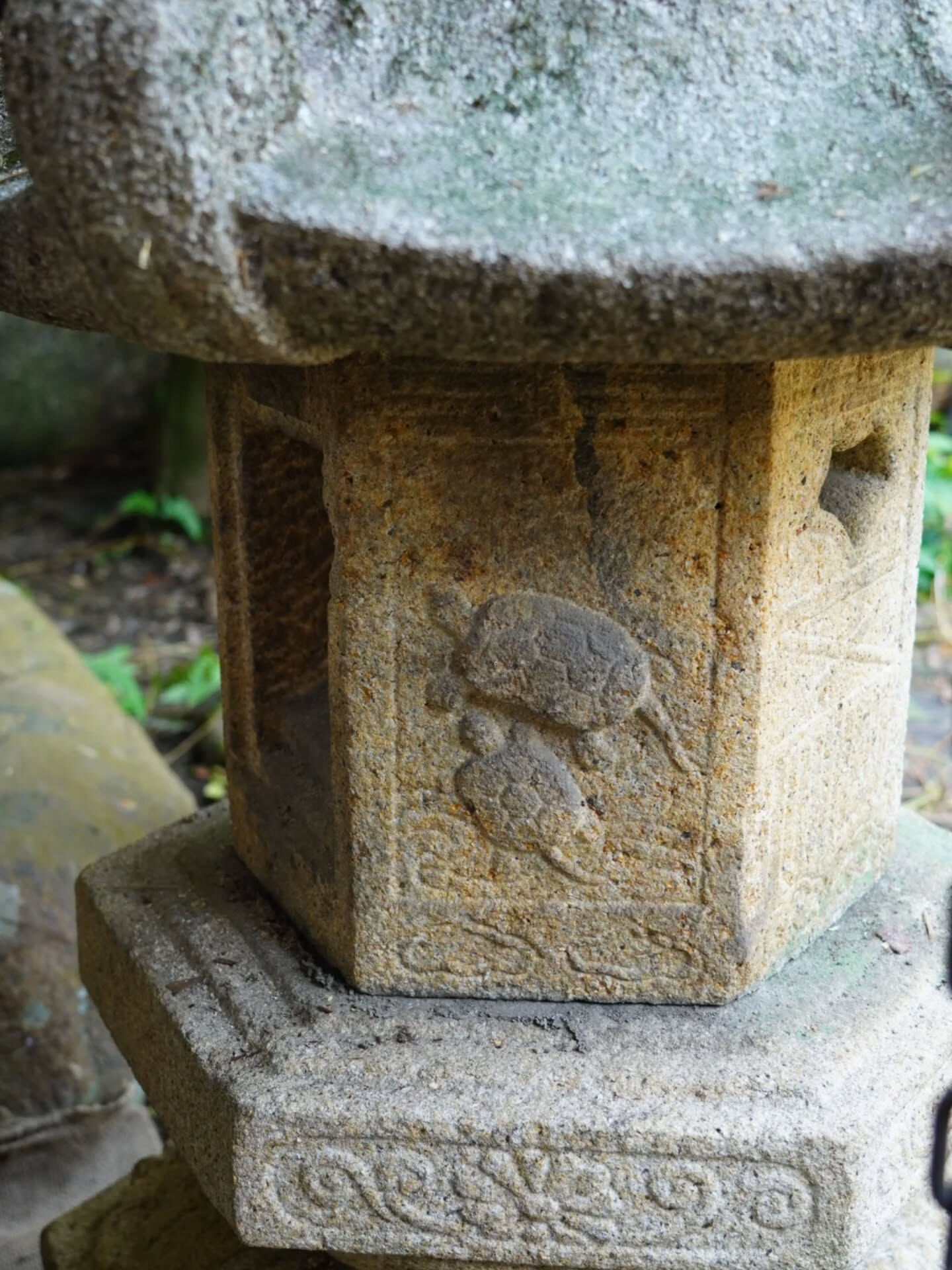 石灯籠の彫刻にうっとり | Blog | 京都市中京区の造園ならgardener